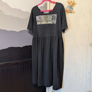 Blue Fish 1996 Vintage Beetle Hanprinted Dress in Black: Fits a Flowy L or XL